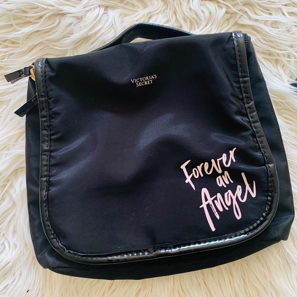 VICTORIA SECRET BLACK TRAVEL MAKE UP  TOILETRIES BAG . 5” x 7” . SMALL .